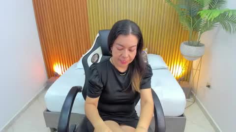 Snapshot of nahia_13 chatting on 03-04-25, 02:53 N A H I A online show from 03-04-25, 02:53