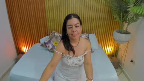 Snapshot of nahia_13 chatting on 03-05-25, 06:01 N A H I A online show from 03-05-25, 06:01