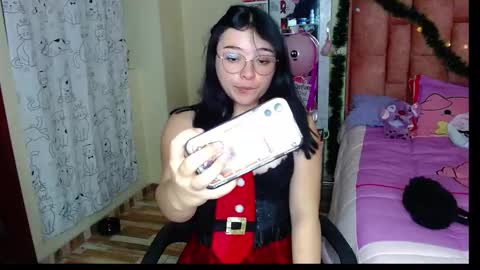 nahia cute     only   online show from 12-24-24, 07:33