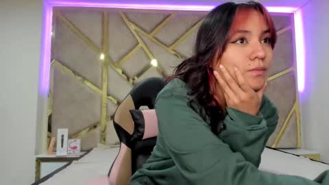 Snapshot of nahia_low chatting on 02-18-25, 02:59 Valeria online show from 02-18-25, 02:59