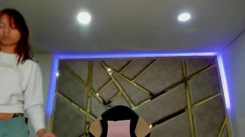 Snapshot of nahia_low chatting on 02-20-25, 03:01 Valeria online show from 02-20-25, 03:01