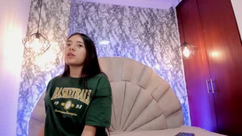 Snapshot of nahia_low chatting on 02-21-25, 03:12 Valeria online show from 02-21-25, 03:12