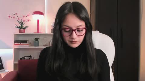 Nahia INDEPENDENT MODEL P online show from 04-16-26, 06:41