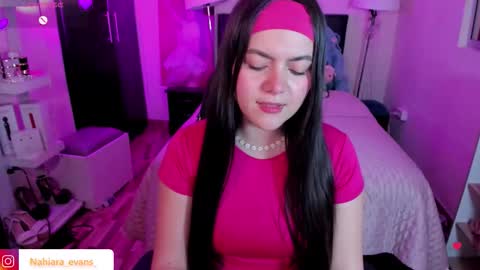 Snapshot of nahiara_evans_ chatting on 10-30-25, 06:15 NAHIARA EVANS online show from 10-30-25, 06:15