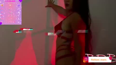 Snapshot of nahiara_evans_ chatting on 06-08-26, 01:11 NAHIARA EVANS online show from 06-08-26, 01:11