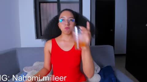 Snapshot of nahomi_miller_ chatting on 10-24-25, 10:06 Laura online show from 10-24-25, 10:06