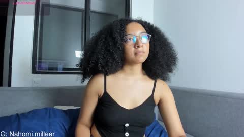 Snapshot of nahomi_miller_ chatting on 11-13-25, 01:37 Laura online show from 11-13-25, 01:37