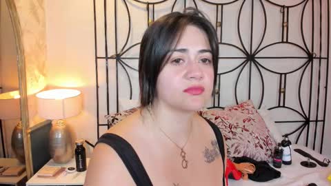 Nahomi  online show from 09-20-25, 10:49