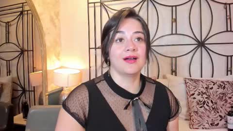 Nahomi  online show from 09-25-25, 11:03