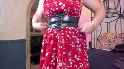 Nahomi  online show from 10-30-25, 11:00