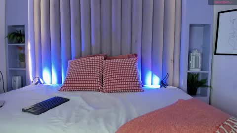  VICTORIA  online show from 02-11-26, 11:37