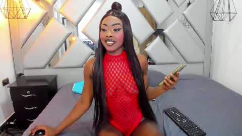 Nahomi  online show from 12-20-25, 02:40