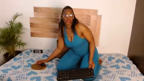 nahomy_gree online show from 06-16-26, 03:53