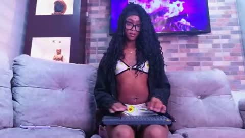 nahomy_james25 online show from 07-29-26, 12:20