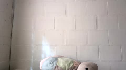 nahomy online show from 09-22-25, 01:13