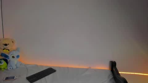 nahomy online show from 10-14-25, 01:45