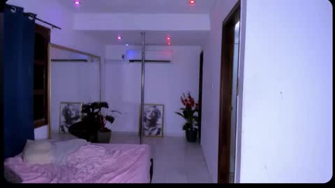 Nahomy online show from 01-09-26, 06:42