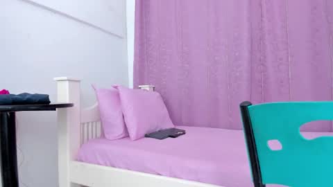 Snapshot of nahomy_smiith_ chatting on 11-09-25, 10:24 nahomy_smiith_ online show from 11-09-25, 10:24