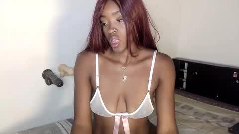 Snapshot of nahomy_smiiths chatting on 01-07-26, 05:04 Nahomy online show from 01-07-26, 05:04