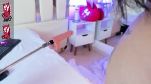 Nahomy Roberts online show from 10-16-25, 12:39