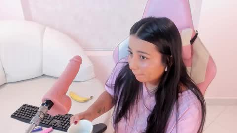 Snapshot of nahomyroberts chatting on 03-12-26, 08:53 Nahomy Roberts online show from 03-12-26, 08:53