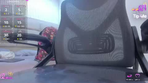 nahomyrusell online show from 06-19-26, 12:53