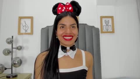 naia_cox online show from 11-30-25, 04:05