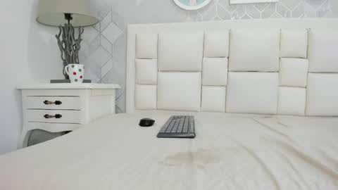 naia_cox online show from 02-03-26, 06:40