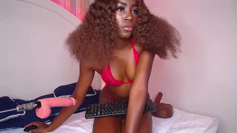 Snapshot of naiagils chatting on 03-08-25, 03:56 Naia online show from 03-08-25, 03:56