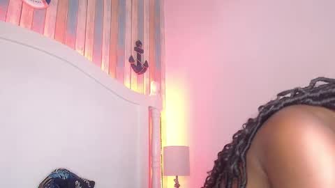 Snapshot of naiagils chatting on 11-21-25, 09:24 Naia online show from 11-21-25, 09:24