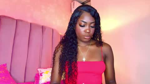 Snapshot of naiagils chatting on 01-08-26, 05:37 Naia online show from 01-08-26, 05:37