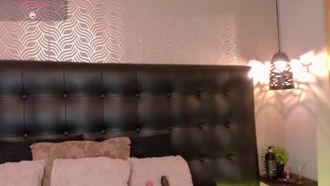 naiaramasson_ online show from 09-19-25, 12:06