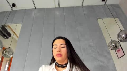 Naila online show from 02-15-25, 06:02