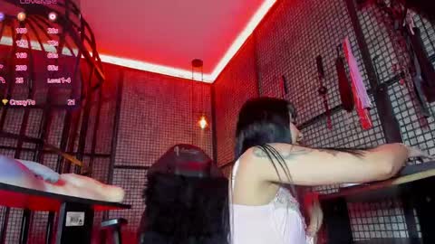 Naila online show from 05-19-26, 03:40