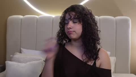 Naira  online show from 07-04-26, 09:32