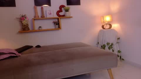 nairagold_ online show from 05-15-26, 11:01