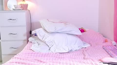 Snapshot of naissha chatting on 01-24-25, 03:13 Naissha online show from 01-24-25, 03:13