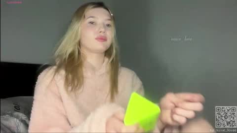 Mia  guest- Eva from DOUBLECUTIES online show from 02-20-26, 01:00