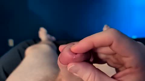 Snapshot of naked_slut86 chatting on 12-20-25, 03:19 Naked slut online show from 12-20-25, 03:19