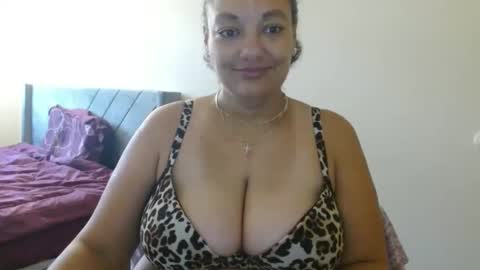 Snapshot of nala_thickk chatting on 12-17-24, 01:16 Nala Thickk online show from 12-17-24, 01:16