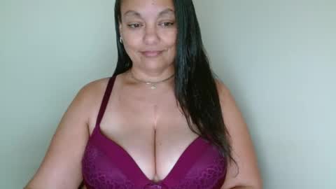 Snapshot of nala_thickk chatting on 02-08-25, 08:21 Nala Thickk online show from 02-08-25, 08:21