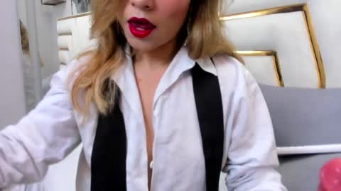 Snapshot of nalarosse chatting on 04-24-26, 03:20 nala online show from 04-24-26, 03:20