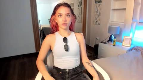 ----Namea------ online show from 10-22-25, 07:35