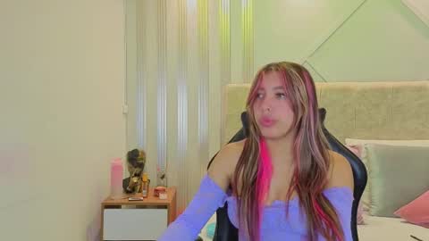 Snapshot of nami_sweet_ chatting on 10-24-25, 12:01 nami_sweet_ online show from 10-24-25, 12:01