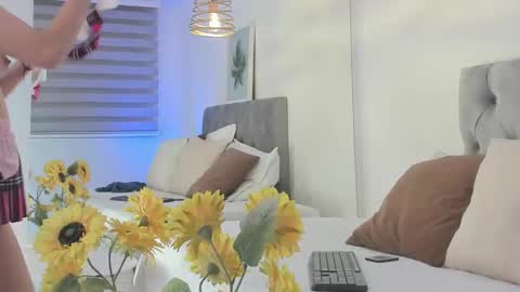 Snapshot of namisunny chatting on 10-03-25, 07:55 nami online show from 10-03-25, 07:55