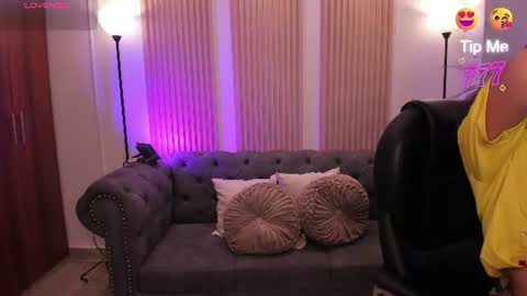 Snapshot of nanaa_snow chatting on 06-28-26, 03:23 Nanaa snow online show from 06-28-26, 03:23