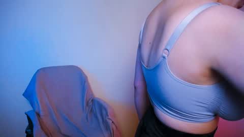 Snapshot of nanafey chatting on 12-26-24, 01:43 your candy online show from 12-26-24, 01:43