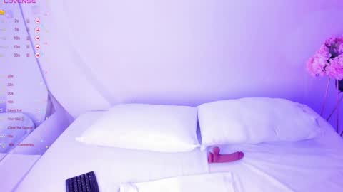 Snapshot of nanaosaky chatting on 10-01-25, 12:00 NanaOsaky online show from 10-01-25, 12:00