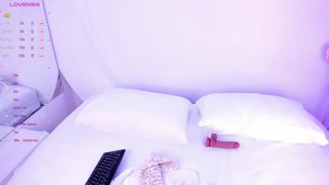 Snapshot of nanaosaky chatting on 10-22-25, 12:49 NanaOsaky online show from 10-22-25, 12:49