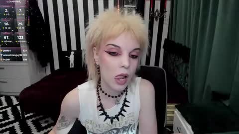 Snapshot of nancyaddams chatting on 10-22-25, 11:37 Nancy online show from 10-22-25, 11:37